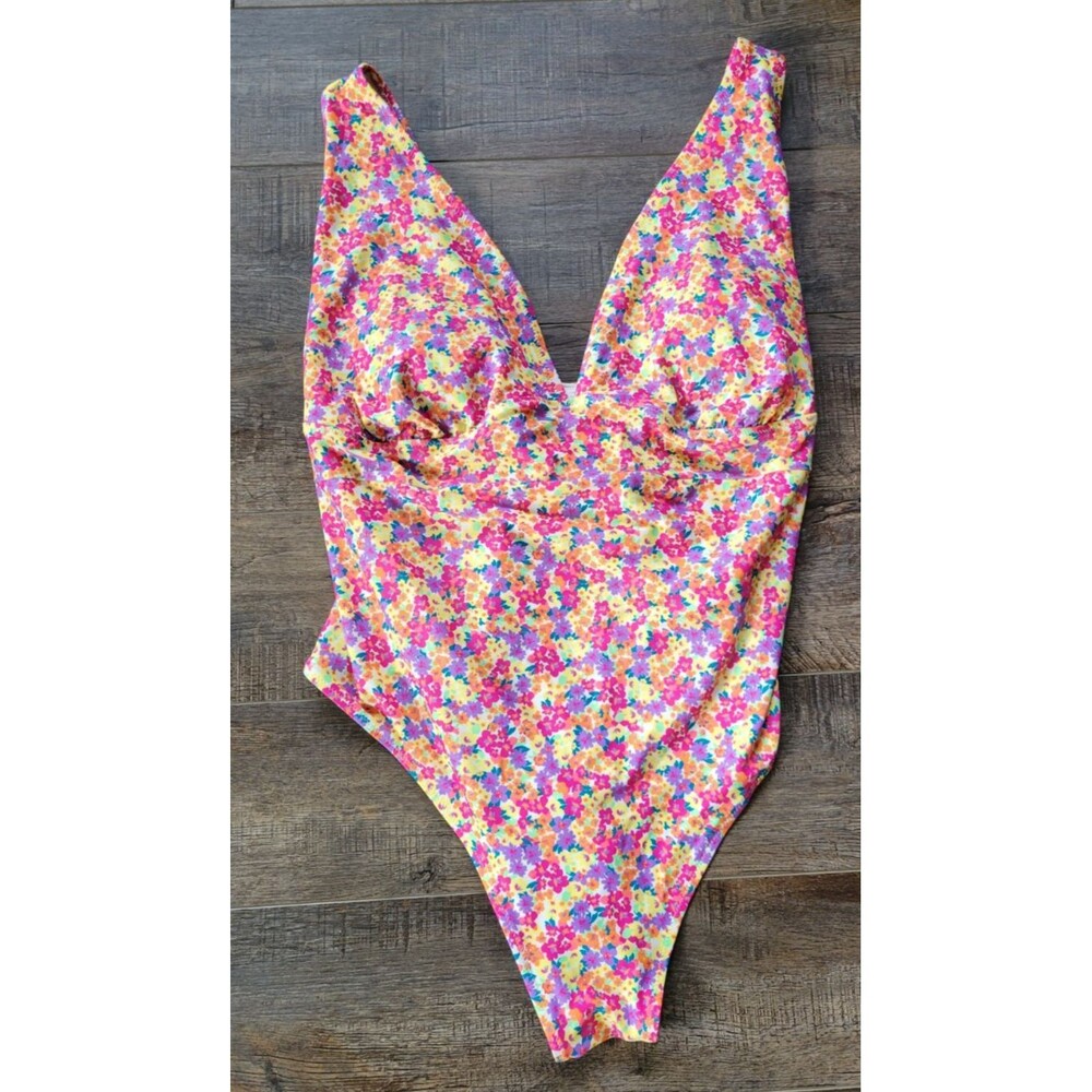 Old Navy Womens Plus Size Floral One Piece Swimsuit Size 4X